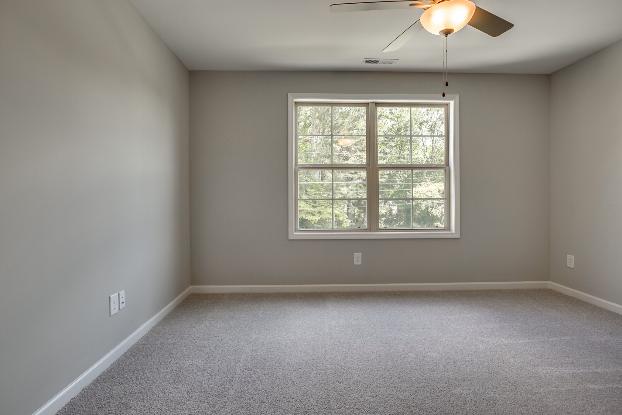 248 Doak Road Manchester, TN 37355 - Photo 19 of 23 an empty room with a window