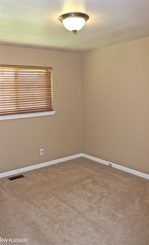 35559 Kelly Road Clinton Township, MI 48035 - Photo 19 of 28 31301518-18.JPG