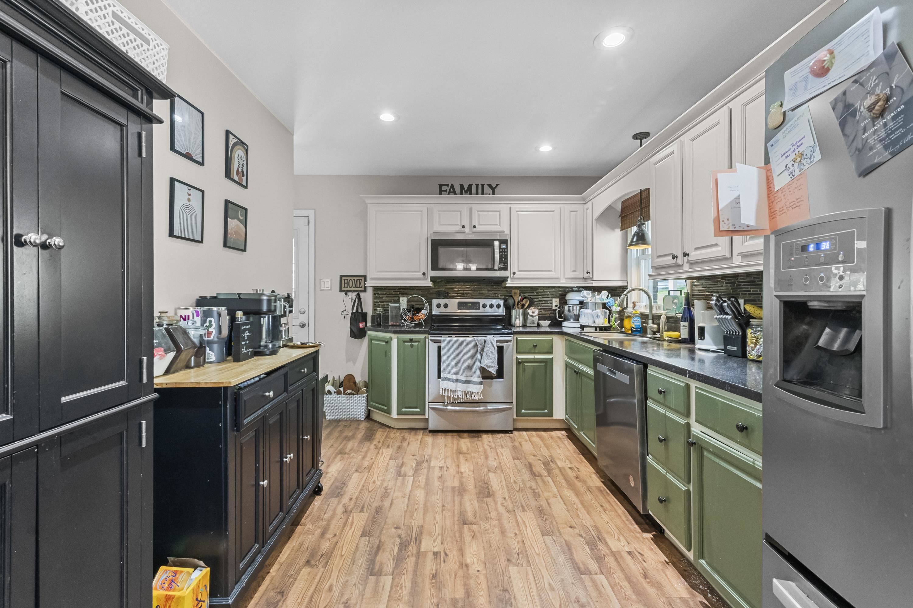 202 Erwin Road Ashland, KY 41101 - Photo 8 of 39