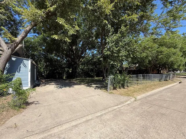 $1,695 | 911 Anthony Street, McKinney, TX 75069