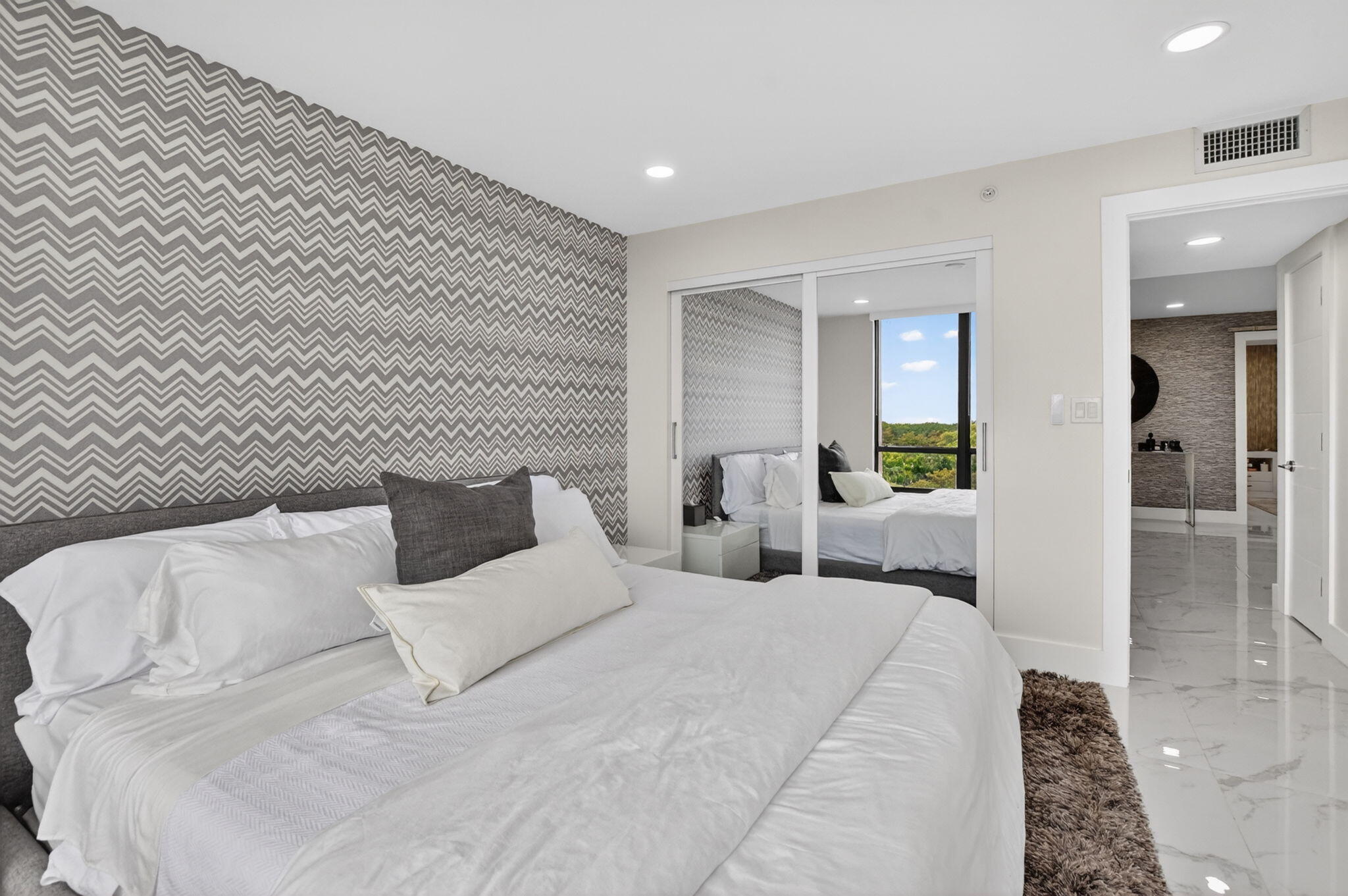 7738 Lakeside Boulevard, Unit 362 Boca Raton, FL 33434 - Photo 28 of 90 Guest bedroom