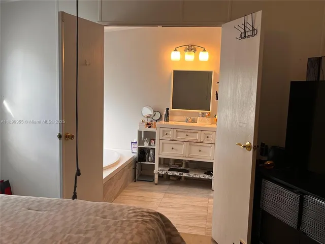 $144,900 | 909 Southwest 131st Way, Davie, FL 33325