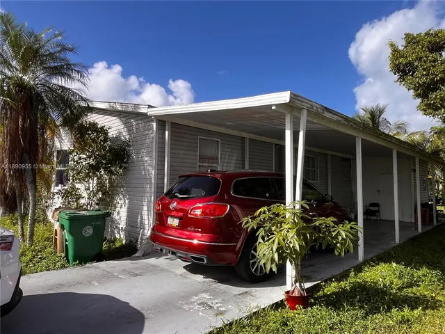$144,900 | 909 Southwest 131st Way, Davie, FL 33325