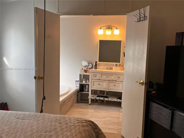 $144,900 | 909 Southwest 131st Way, Davie, FL 33325