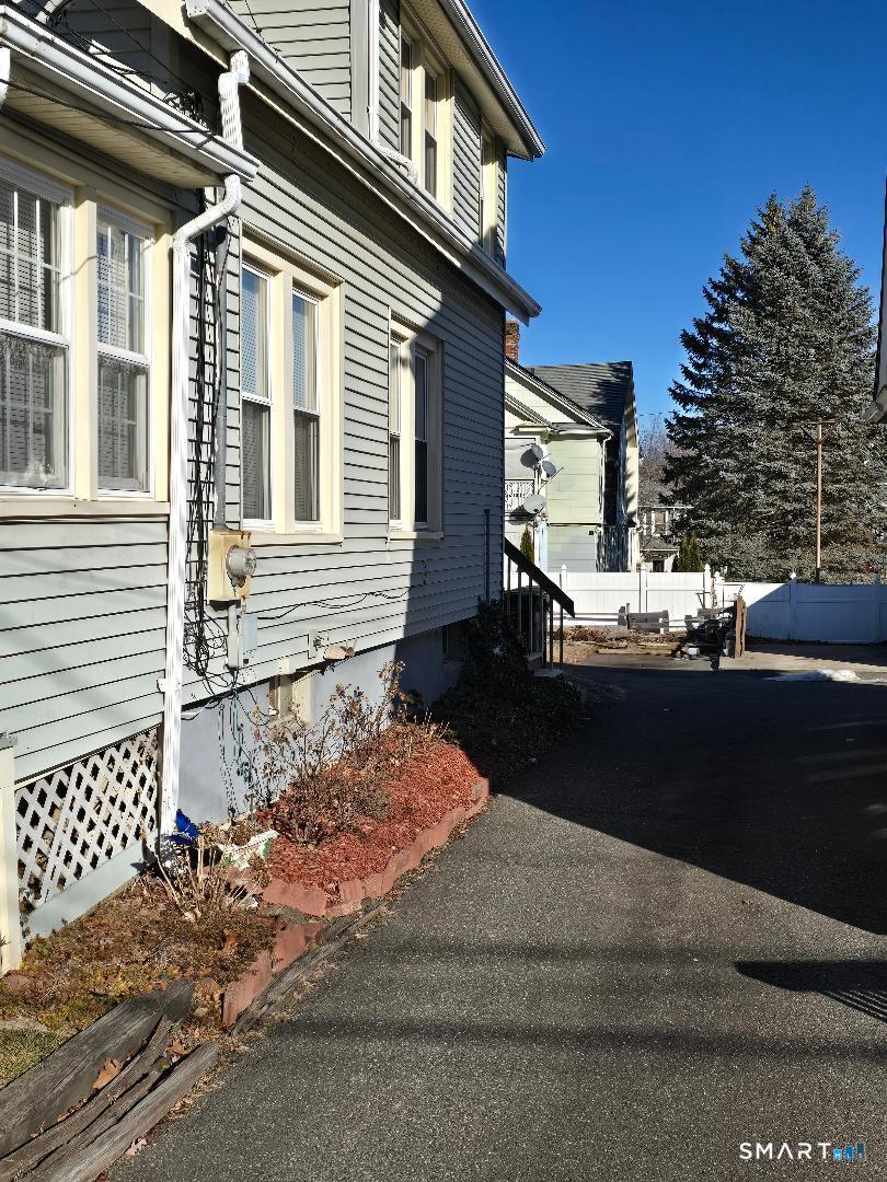 39 Lockhart Avenue Waterbury, CT 06705 - Photo 11 of 14