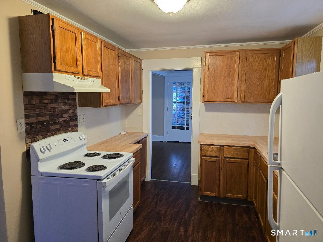 39 Lockhart Avenue Waterbury, CT 06705 - Photo 14 of 14