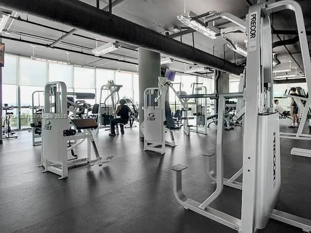 $529,000 | 2101 Brickell Avenue, Unit 2705, Miami, FL 33129