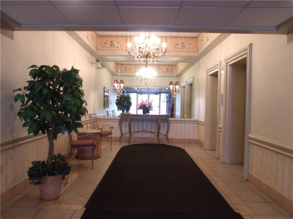 2120 Greentree Road, Unit 607E Pittsburgh, PA 15220 - Photo 2 of 25 Gallery Image 2