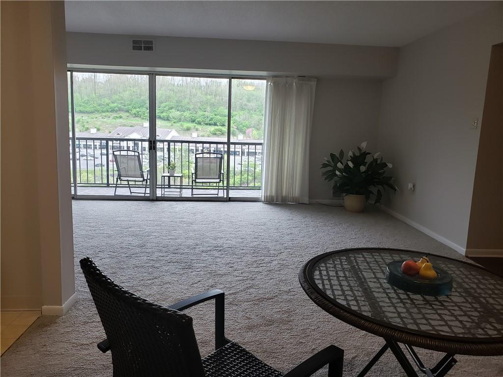 2120 Greentree Road, Unit 607E Pittsburgh, PA 15220 - Photo 10 of 25 Gallery Image 10