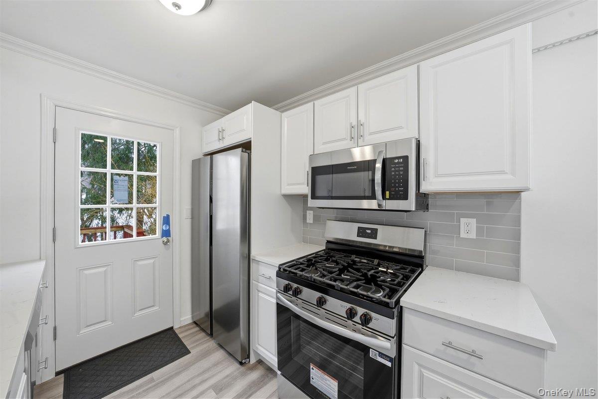 785 Locksley Road Yorktown Heights, NY 10598 - Photo 7 of 34