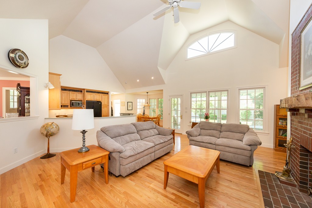 83 East Street Lexington, MA 02420 - Photo 10 of 22 Gallery Image 10