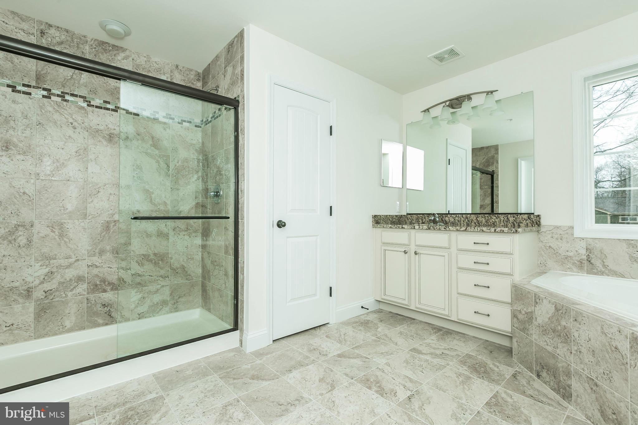 1327 Harbor Road Annapolis, MD 21403 - Photo 27 of 30 Bath (Master)