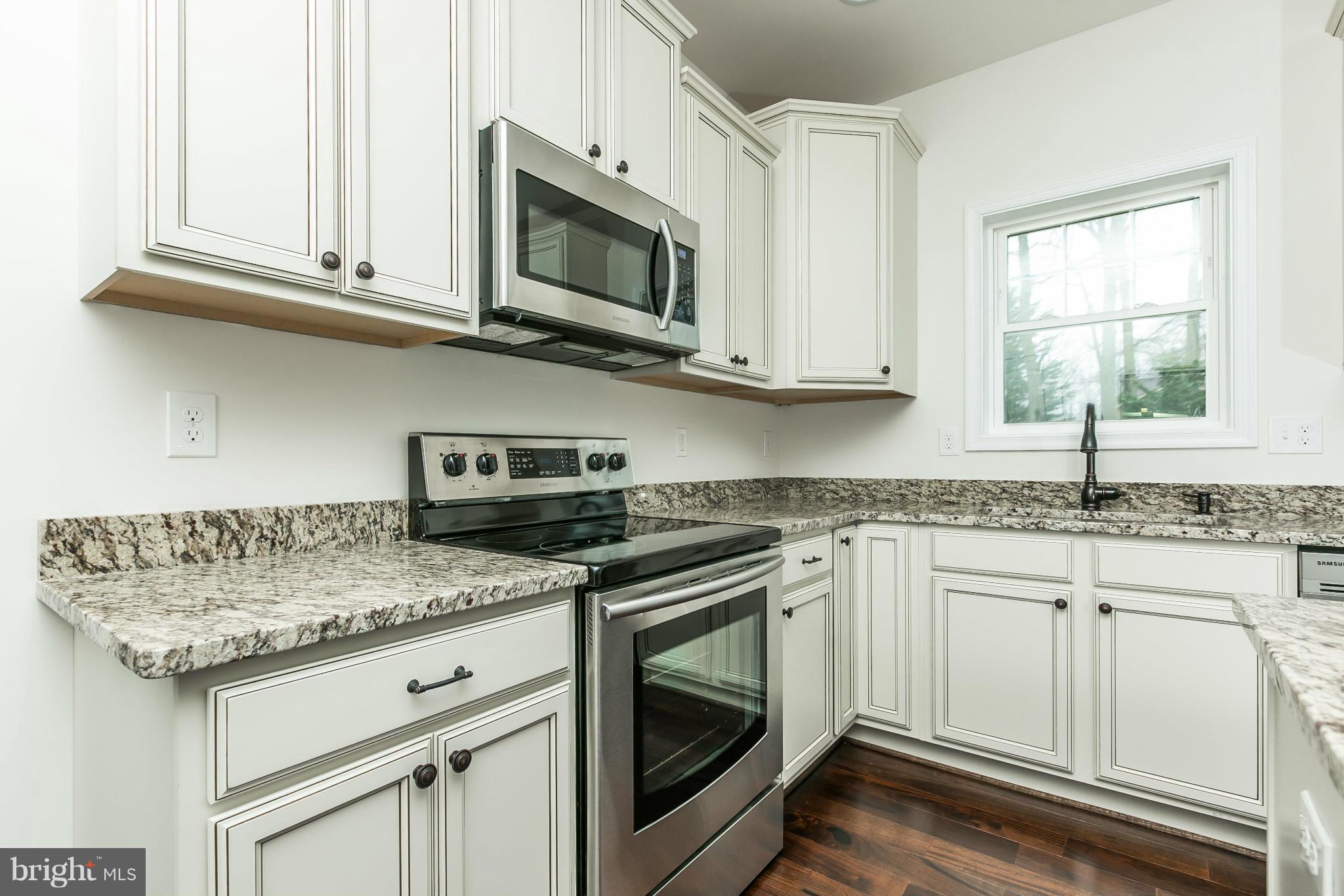 1327 Harbor Road Annapolis, MD 21403 - Photo 10 of 30 Kitchen