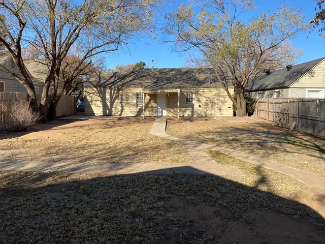 $895 | 2405 22nd Street, Lubbock, TX 79411