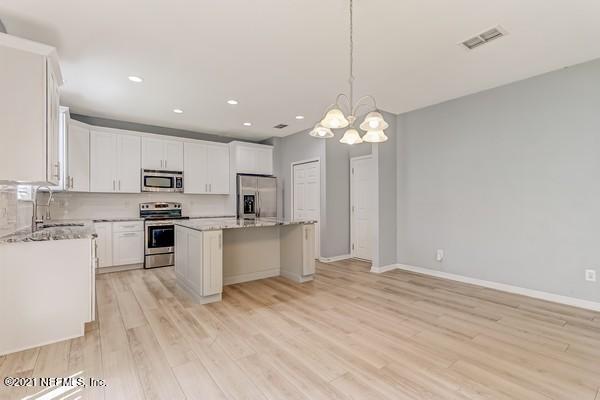 300 Amber Ridge Road Jacksonville, FL 32218 - Photo 36 of 43 Dining and Kitchen