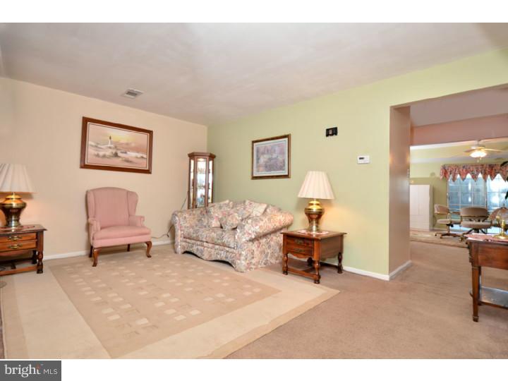 33 Stonegate Road Quakertown, PA 18951 - Photo 2 of 24 Gallery Image 2