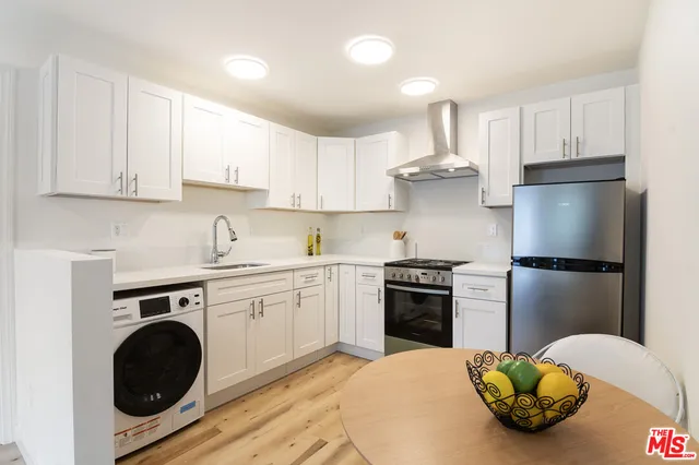 $1,125,000 | 15944 Hart Street, Van Nuys, CA 91406