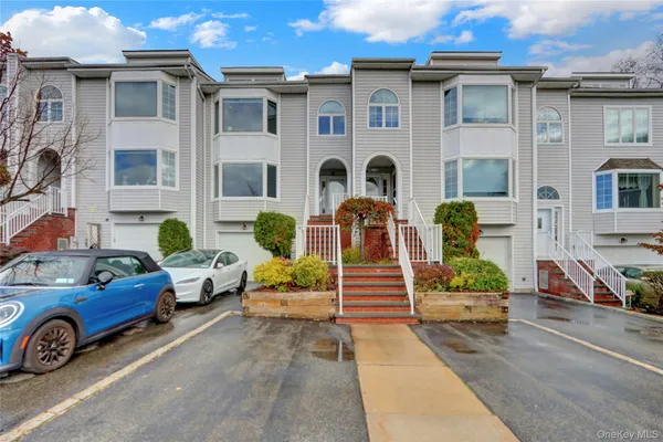 $778,000 | 241-70 Oak Park Drive, Unit 84B | Douglaston