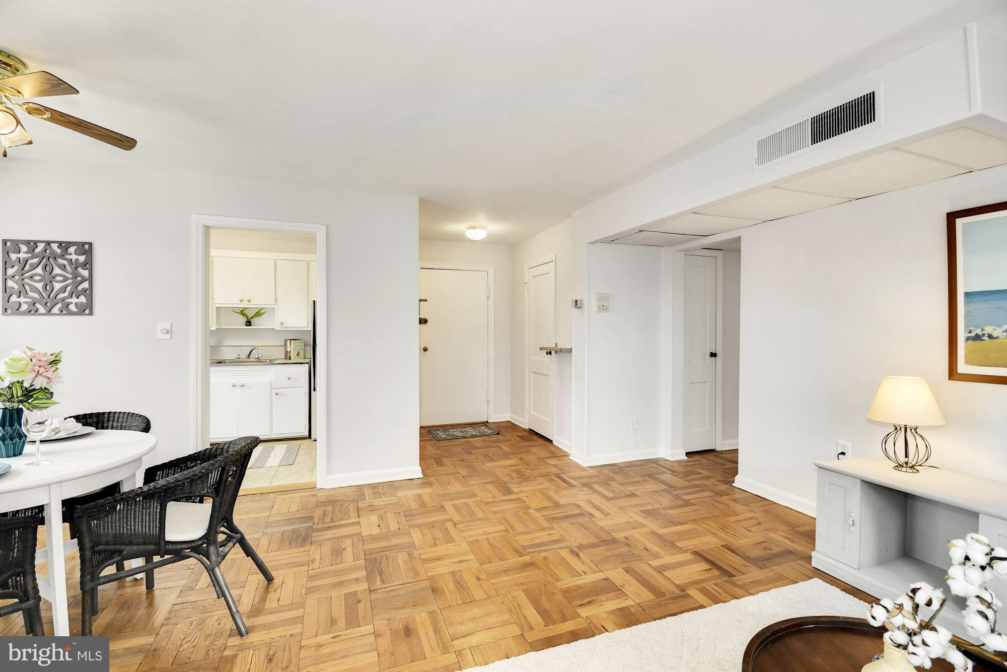 6511 Potomac Avenue, Unit C1 Alexandria, VA 22307 - Photo 7 of 21 Entryway