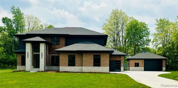 $840,000 | 9 Annandale Road, Leonard, MI 48367