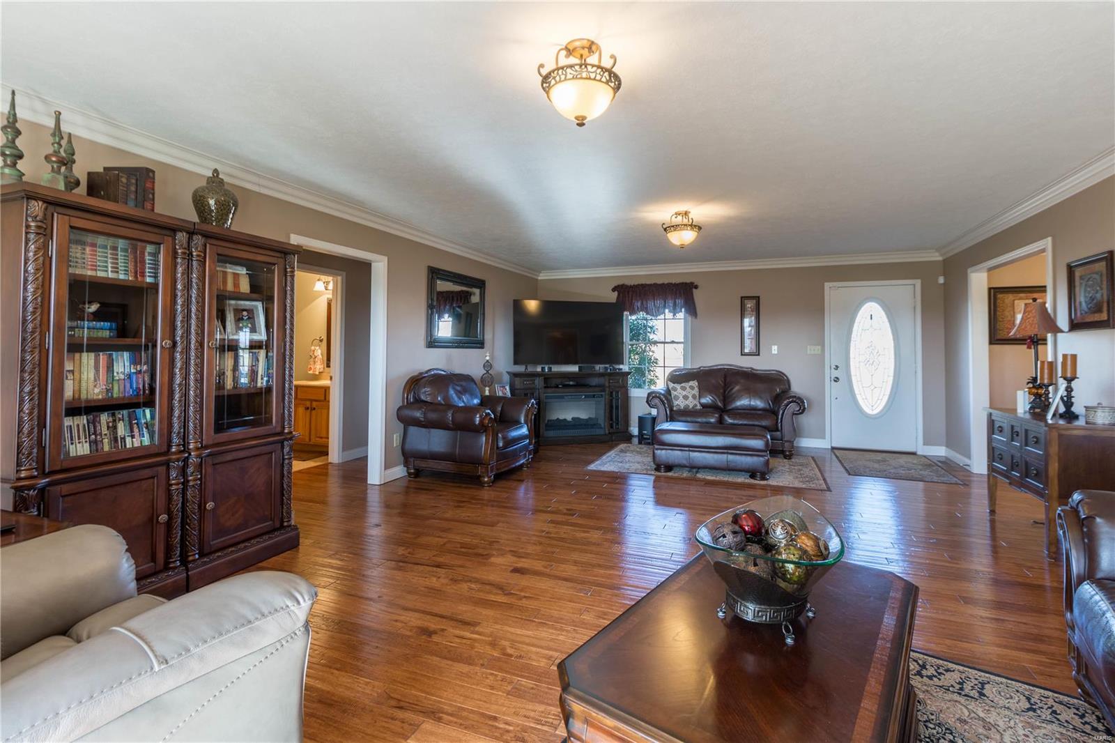 15043 Sulphur Springs Road Creal Springs, IL 62922 - Photo 9 of 45 Gallery Image 9