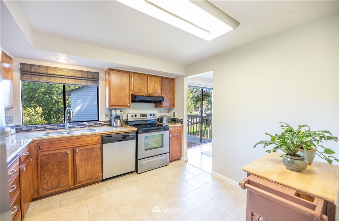18609 126th Place Southeast Renton, WA 98058 - Photo 8 of 37 Gallery Image 8