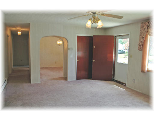96 Blue Bell Road Worcester, MA 01606 - Photo 3 of 14 Gallery Image 3