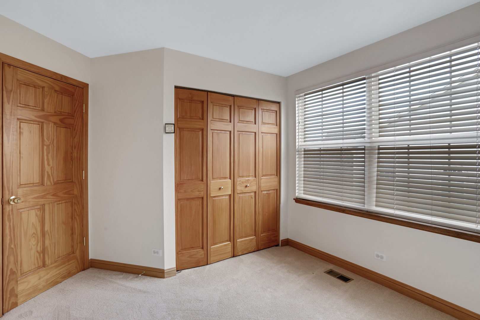 1240 Coldspring Road Elgin, IL 60120 - Photo 13 of 17 an empty room with windows