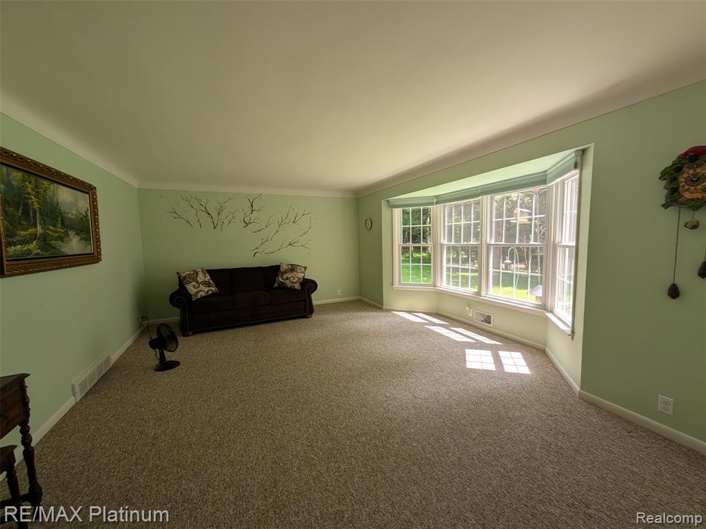 1430 Dauner Road Fenton, MI 48430 - Photo 8 of 41