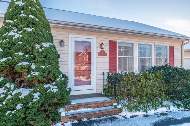 $599,000 | 21 Blueberry Drive, South Portland, ME 04106