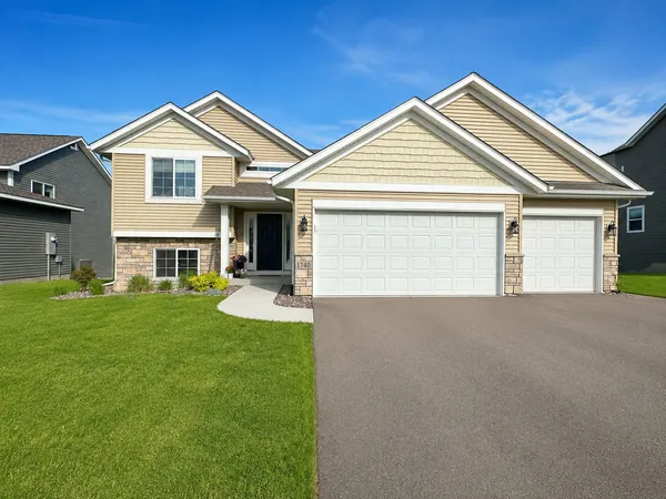 $500,000 | 1740 Spruce Street, Farmington, MN 55024
