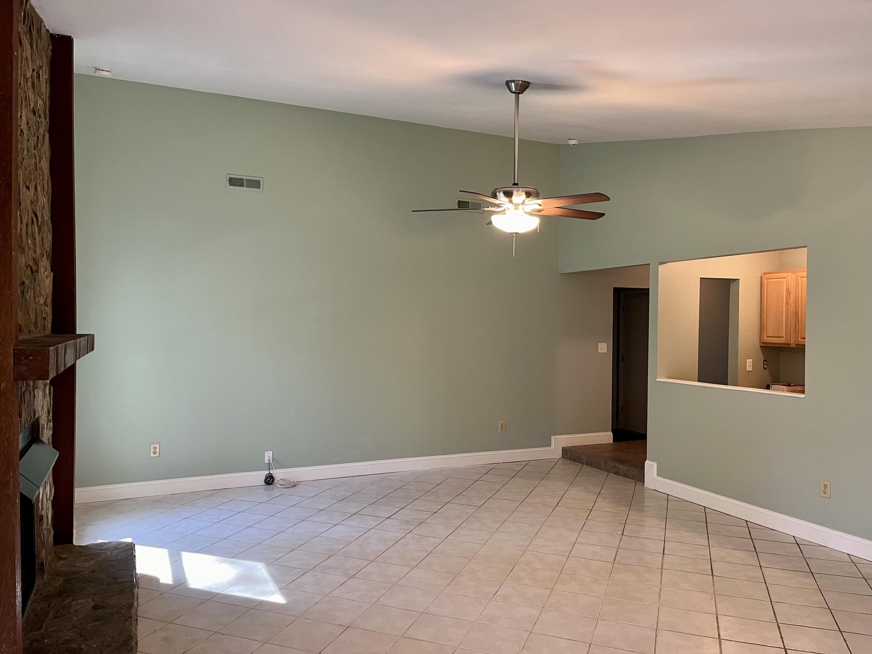 2309 Fidling Road Charleston, SC 29414 - Photo 11 of 20 LivingRoom:Bar