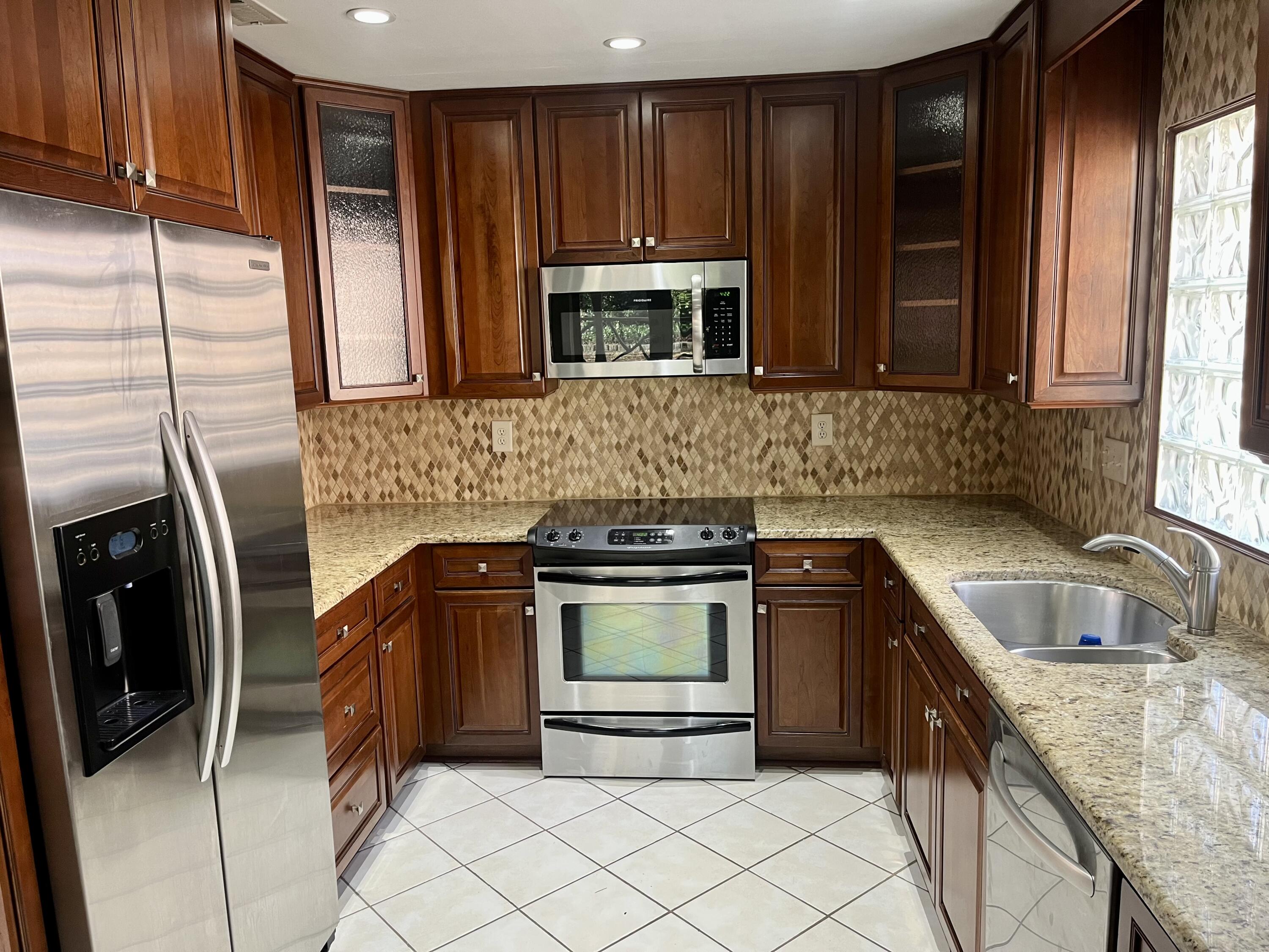 2309 Fidling Road Charleston, SC 29414 - Photo 4 of 20 Kitchen