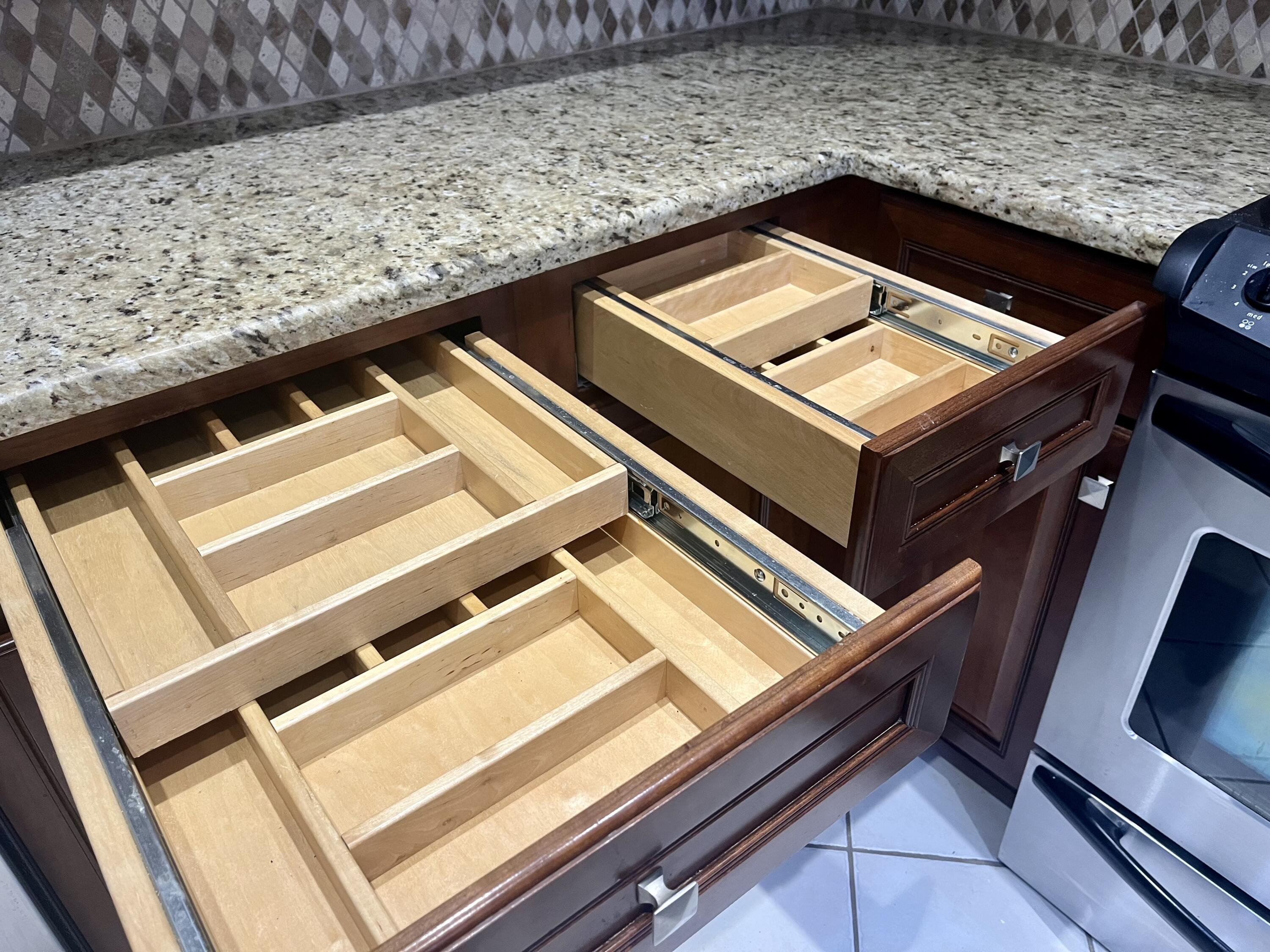 2309 Fidling Road Charleston, SC 29414 - Photo 6 of 20 2309Fidling_KitchenOrganization2