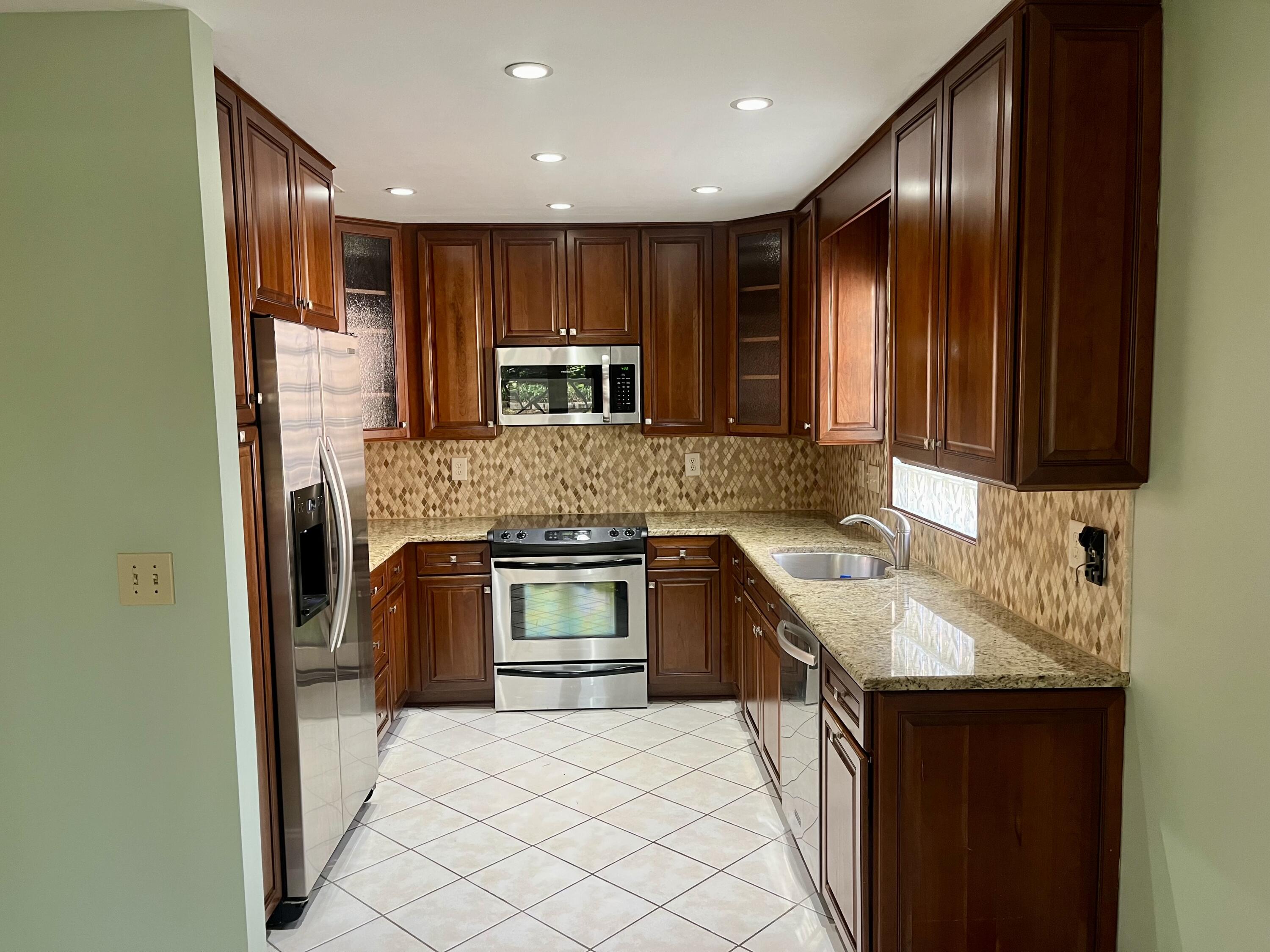 2309 Fidling Road Charleston, SC 29414 - Photo 8 of 20 Kitchen2