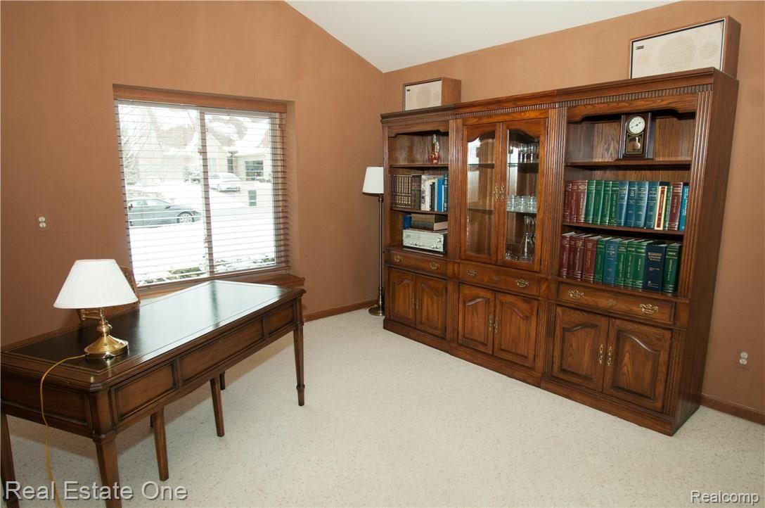 1347 Bembridge Drive Rochester, MI 48307 - Photo 17 of 66 1347-Bembridge-14.jpg