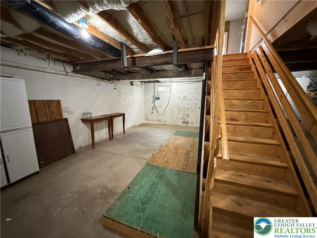 114 Kestrel Road Mountain Top, PA 18707 - Photo 33 of 37 a view of an empty room with stairs