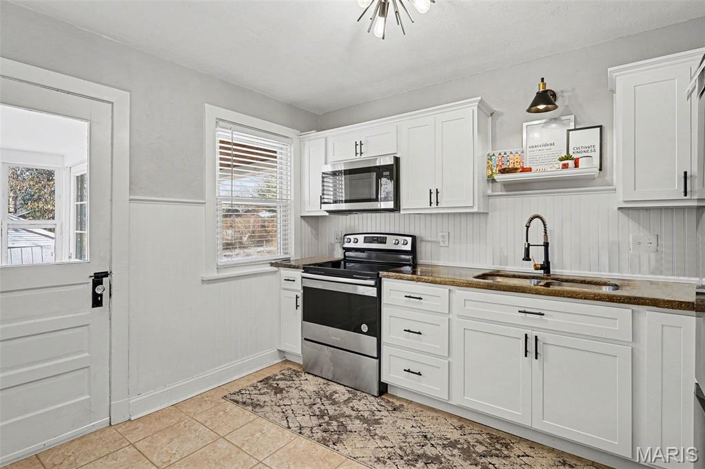 415 Thomas Avenue Ferguson, MO 63135 - Photo 11 of 30