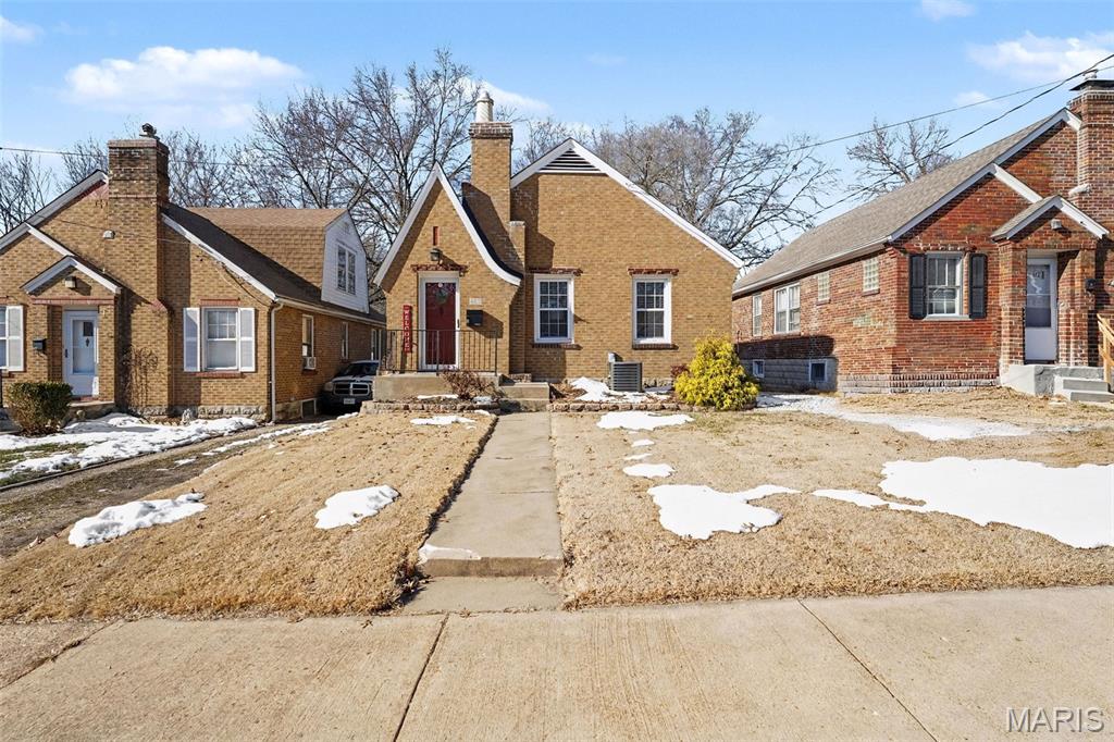 415 Thomas Avenue Ferguson, MO 63135 - Photo 2 of 30