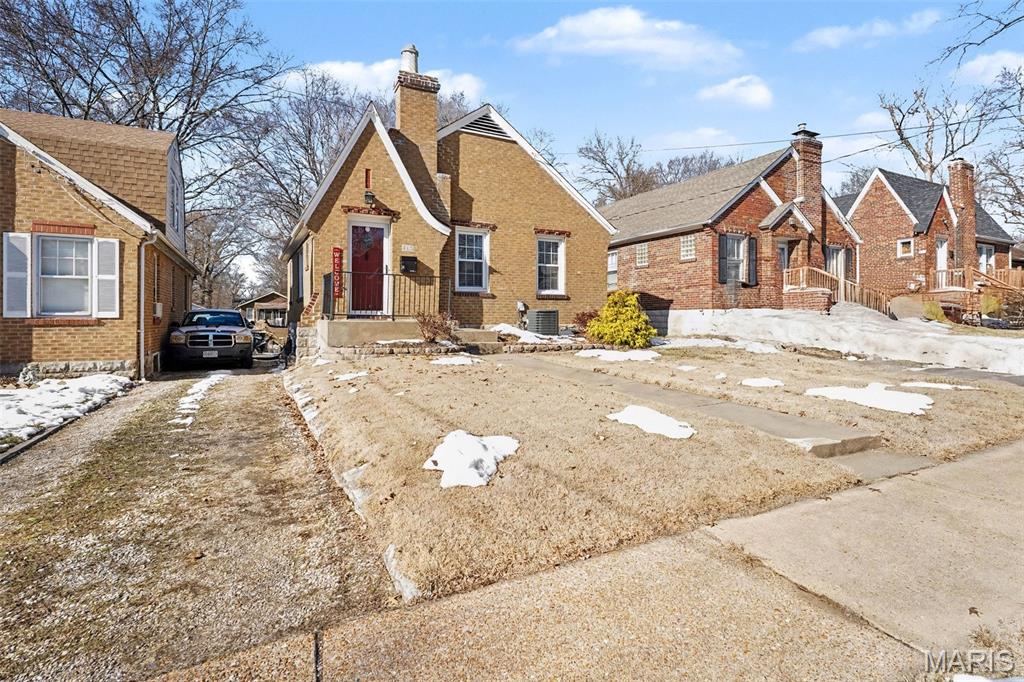 415 Thomas Avenue Ferguson, MO 63135 - Photo 3 of 30