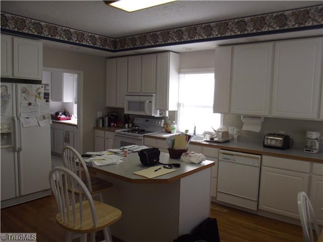 435 Ratledge Road Mocksville, NC 27028 - Photo 7 of 11 Cafeteria/Kitchen.
