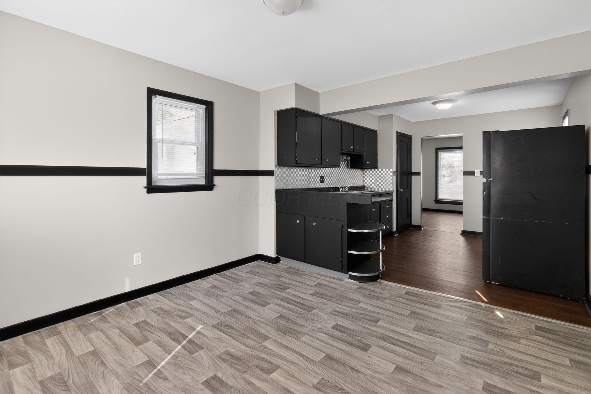 2899 McGuffey Road Columbus, OH 43224 - Photo 12 of 33 12_2899_McGuffey_Rd_Columbus_OH_43224-Ki