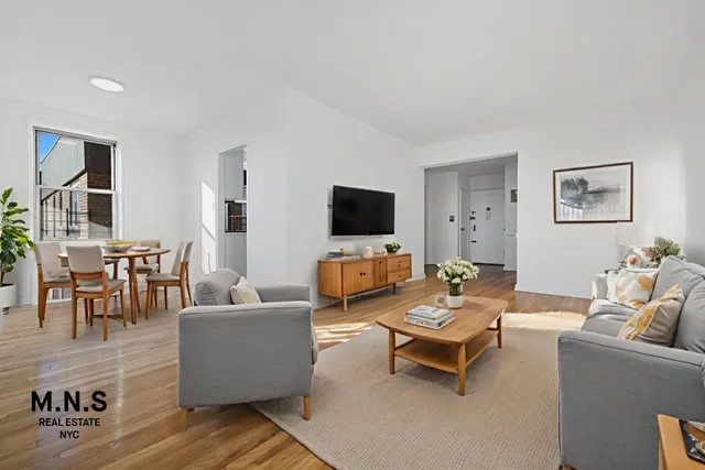 $325,000 | 143-25 84th Drive, Unit 6A | Briarwood