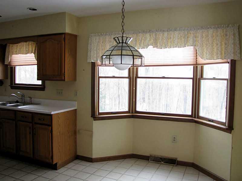 3235 Ridgeway Road Greensburg, PA 15601 - Photo 9 of 25 Kitchen.