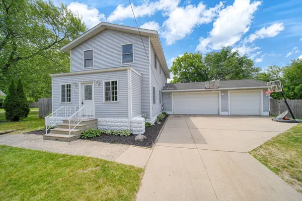 $250,000 | 825 Gerald Avenue, Jackson, MI 49203