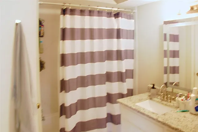 $2,200 | 15510 West Barbara Circle, Houston, TX 77071