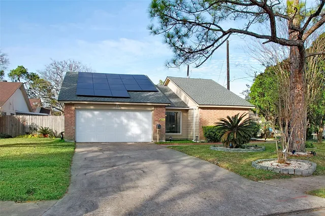 $2,200 | 15510 West Barbara Circle, Houston, TX 77071