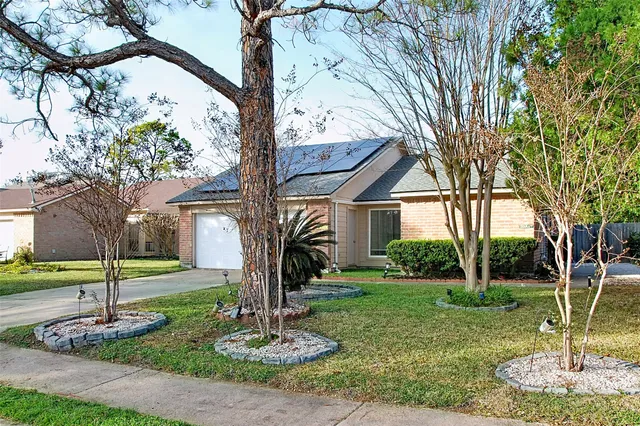$2,200 | 15510 West Barbara Circle, Houston, TX 77071