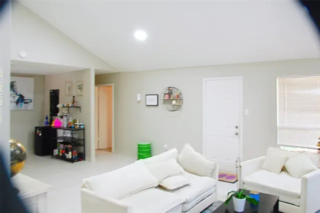 $2,200 | 15510 West Barbara Circle, Houston, TX 77071