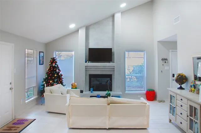 $2,200 | 15510 West Barbara Circle, Houston, TX 77071